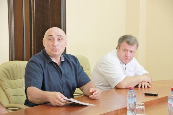 Заседание парламентского комитета по промышленности, строительству, транспорту, связи и природным ресурсам - Sputnik Южная Осетия