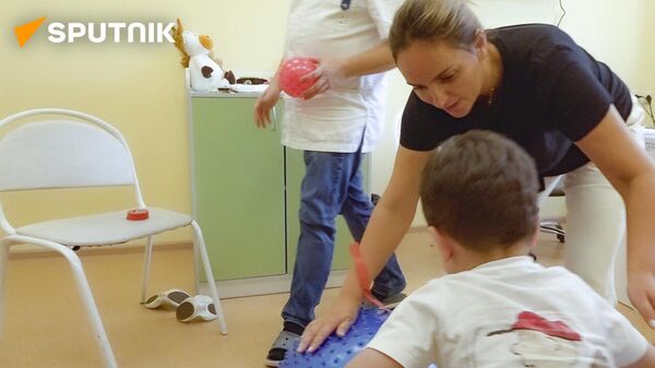 Осмотреть и направить на лечение: российские детские врачи приехали в Цхинвал - Sputnik Южная Осетия