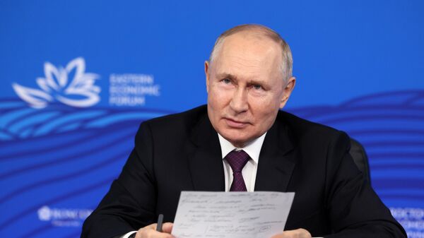 Президент РФ В. Путин принял участие в VIII Восточном экономическом форуме - Sputnik Южная Осетия
