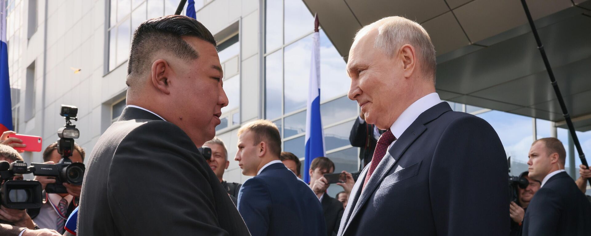 Президент РФ В. Путин посетил космодром Восточный и встретился с лидером КНДР Ким Чен Ыном - Sputnik Южная Осетия, 1920, 13.09.2023