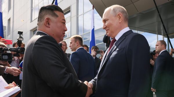 Президент РФ В. Путин посетил космодром Восточный и встретился с лидером КНДР Ким Чен Ыном - Sputnik Южная Осетия