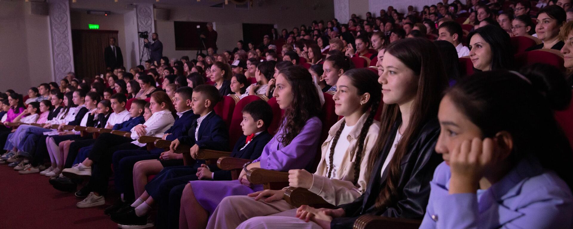 Зрители в театре. Архивное фото - Sputnik Южная Осетия, 1920, 28.02.2026