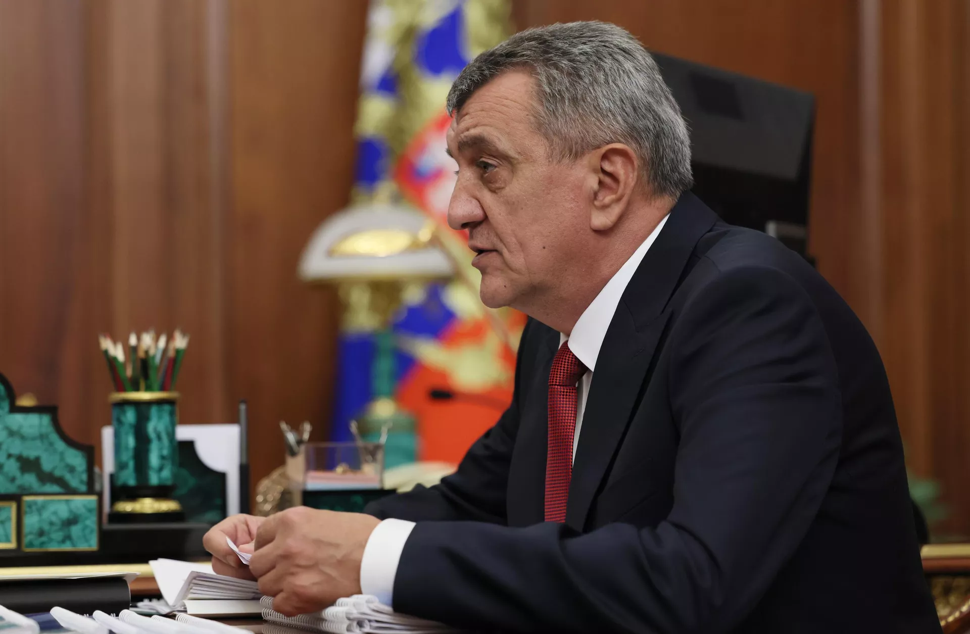 Глава Северной Осетии Сергей Меняйло во время встречи с президентом России Владимиром Путиным - Sputnik Южная Осетия, 1920, 02.10.2023