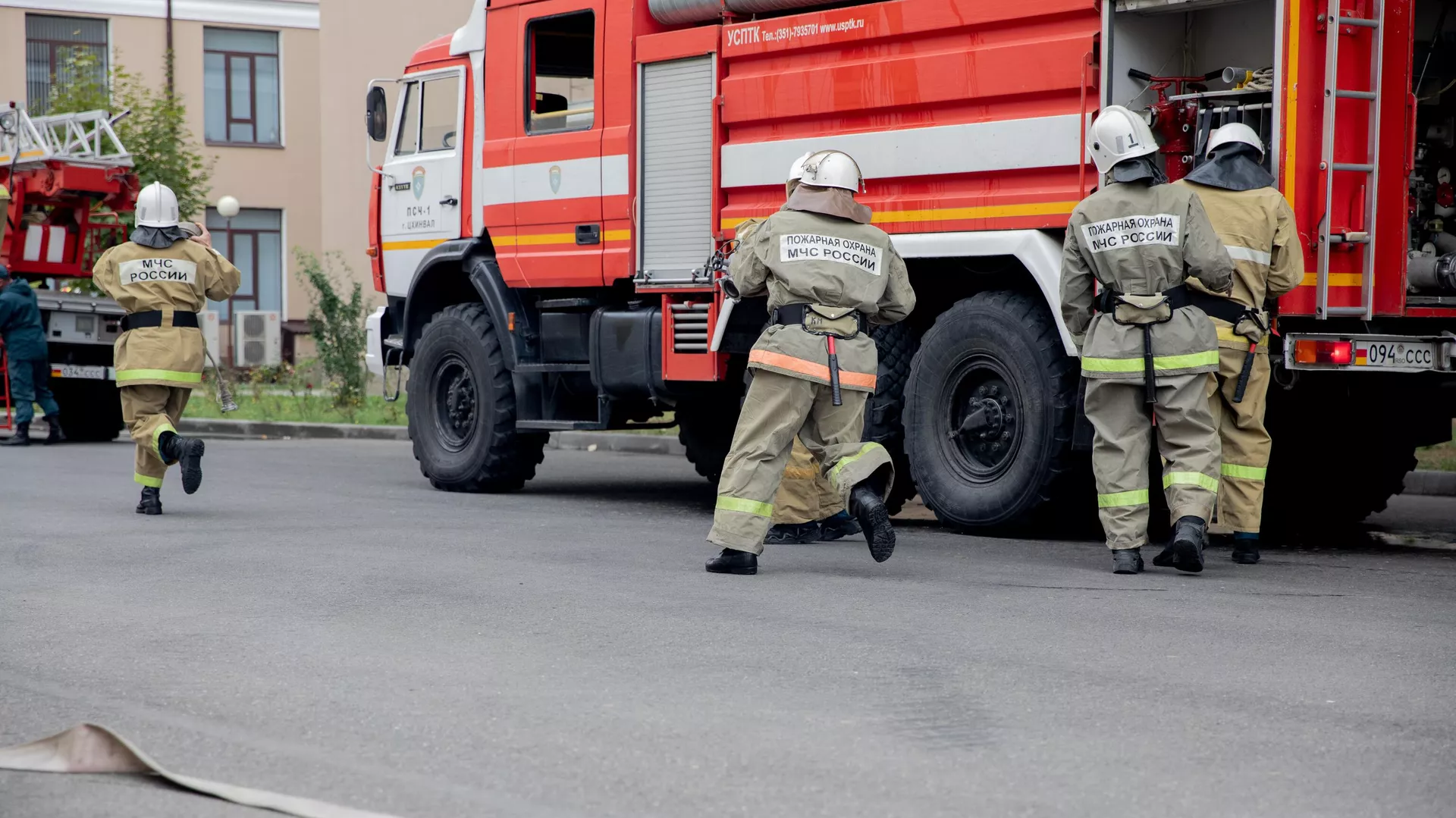 Показательные выступления МЧС Южной Осетии к 15-летию создания ведомства на базе ЮОГУ