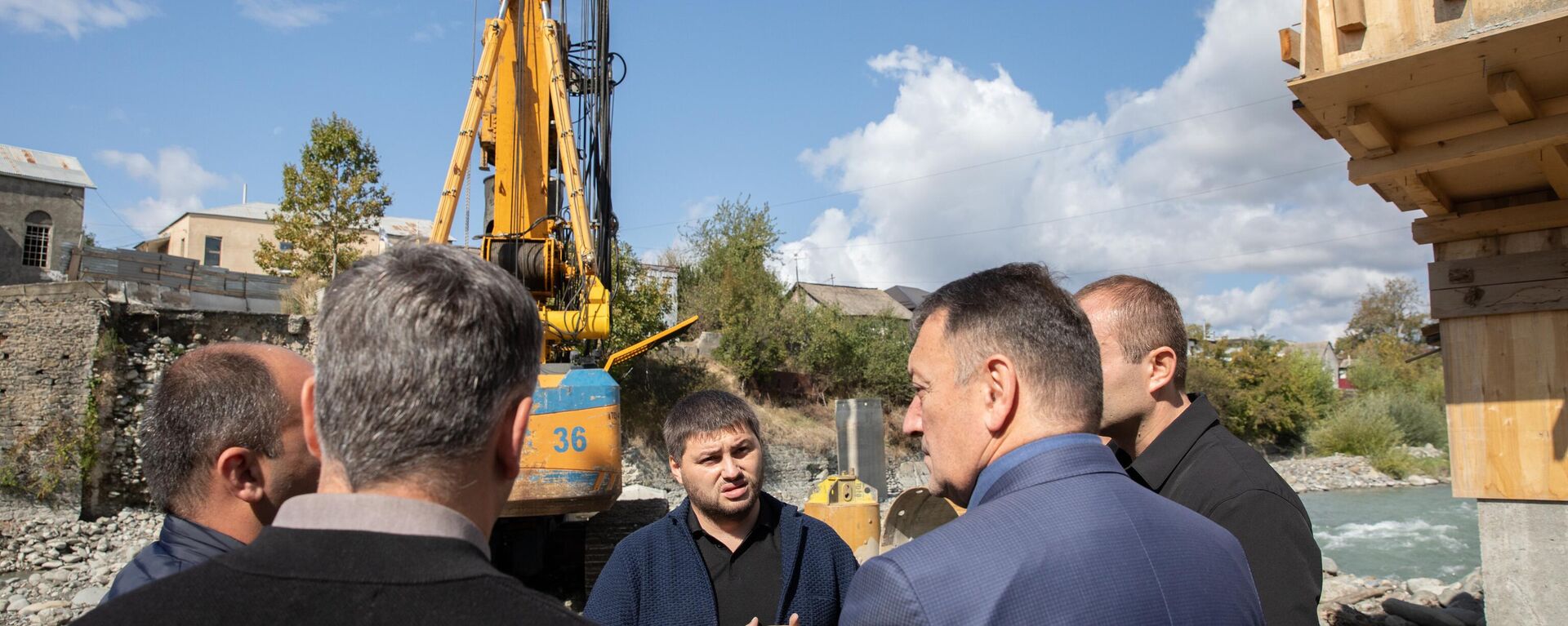 Премьер-министр Южной Осетии проинспектировал строящиеся объекты Инвестпрограммы  - Sputnik Южная Осетия, 1920, 31.07.2025