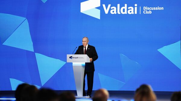 Эксперт рассказал об основных тезисах в выступлении Владимира Путина на «Валдае» - Sputnik Южная Осетия