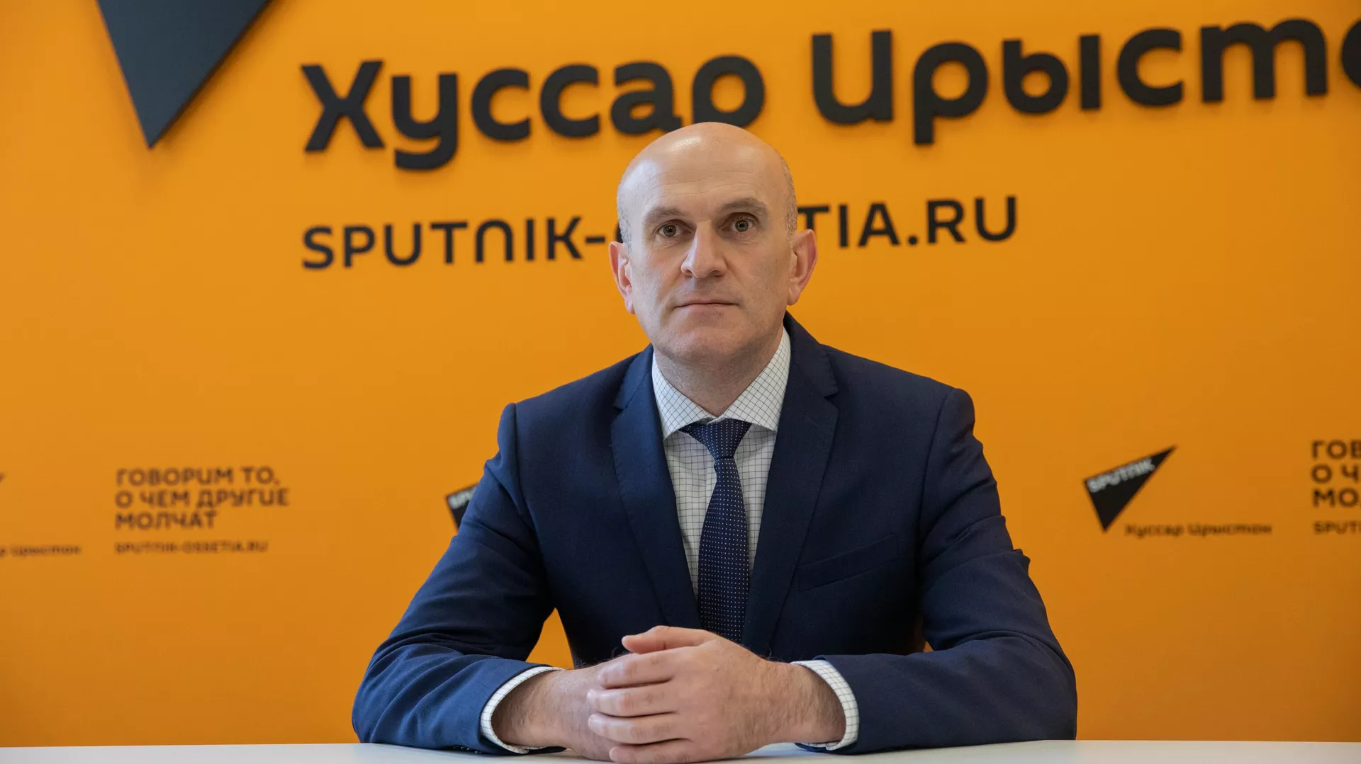 Министр иностранных дел РЮО Ахсар Джиоев