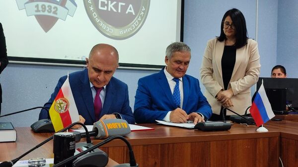 ЮОГУ и Северо-Кавказская государственная академия подписали соглашение о сотрудничестве  - Sputnik Южная Осетия