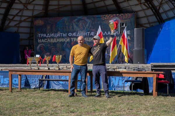 Награждение победителя спортивных состязаний - Sputnik Южная Осетия