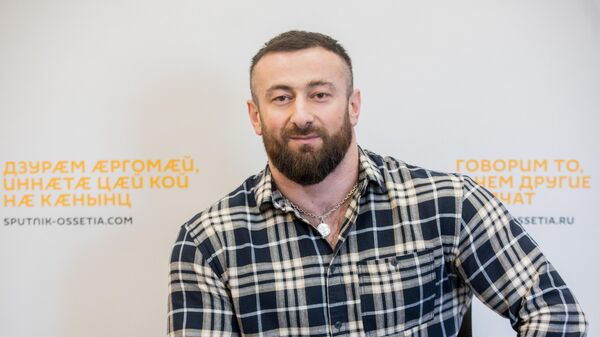 Алборов рассказал об успехах югоосетинских спортсменов на Евразийских соревнованиях по пауэрлифтингу - Sputnik Южная Осетия