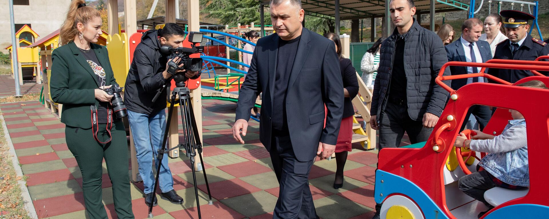 Президент Алан Гаглоев посетил детский сад в поселке Ленингор - Sputnik Южная Осетия, 1920, 26.10.2023