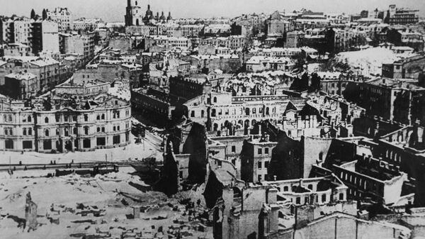 Киев после освобождения от немецких оккупантов в ноябре 1943 года.
Репродукция. - Sputnik Южная Осетия