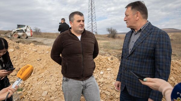Константин Джуссоев во время объезда по местам проведения строительных работ - Sputnik Южная Осетия