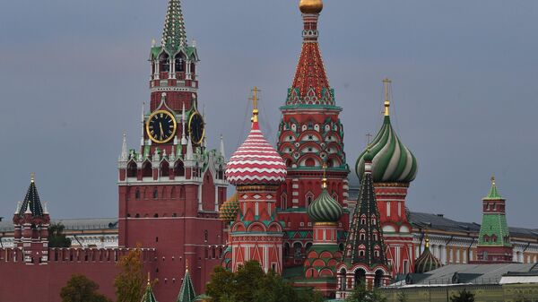 Спасская башня Московского Кремля и Покровский собор. Архивное фото  - Sputnik Южная Осетия