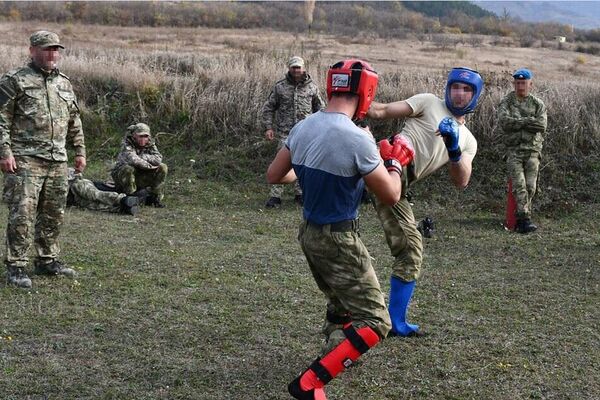 Спецназовцы Минобороны РЮО во время квалификационных испытаний на право ношения голубого берета - Sputnik Южная Осетия