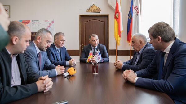 Президент Алан Гаглоев посетил БТК - Sputnik Южная Осетия