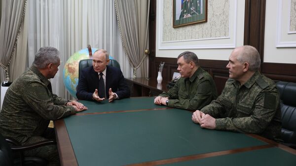 Президент России Владимир Путин посетил в Ростове-на-Дону штаб ЮВО - Sputnik Южная Осетия