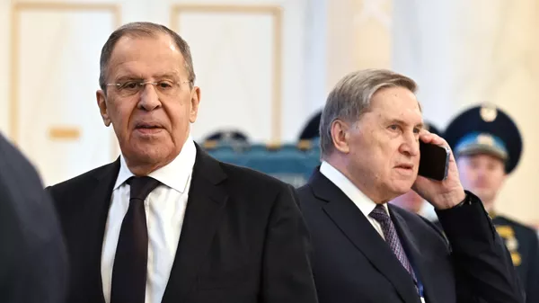 Глава МИД РФ Сергей Лавров перед началом встречи Владимира Путина и Касыма-Жомарта Токаева в Астане - Sputnik Южная Осетия