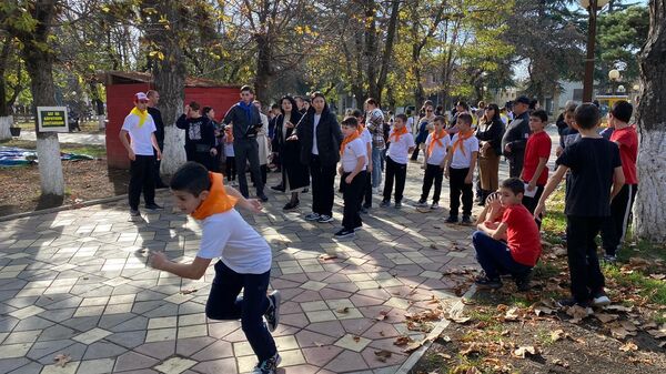 Спортивная игра Малая Зарничка во Дворце детского творчества в Цхинвале  - Sputnik Южная Осетия