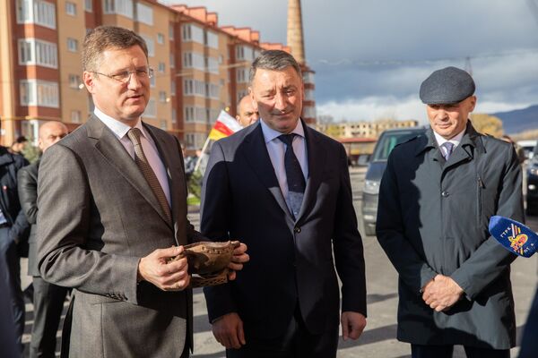 В Цхинвале торжественно открыли новый ЖК - Sputnik Южная Осетия
