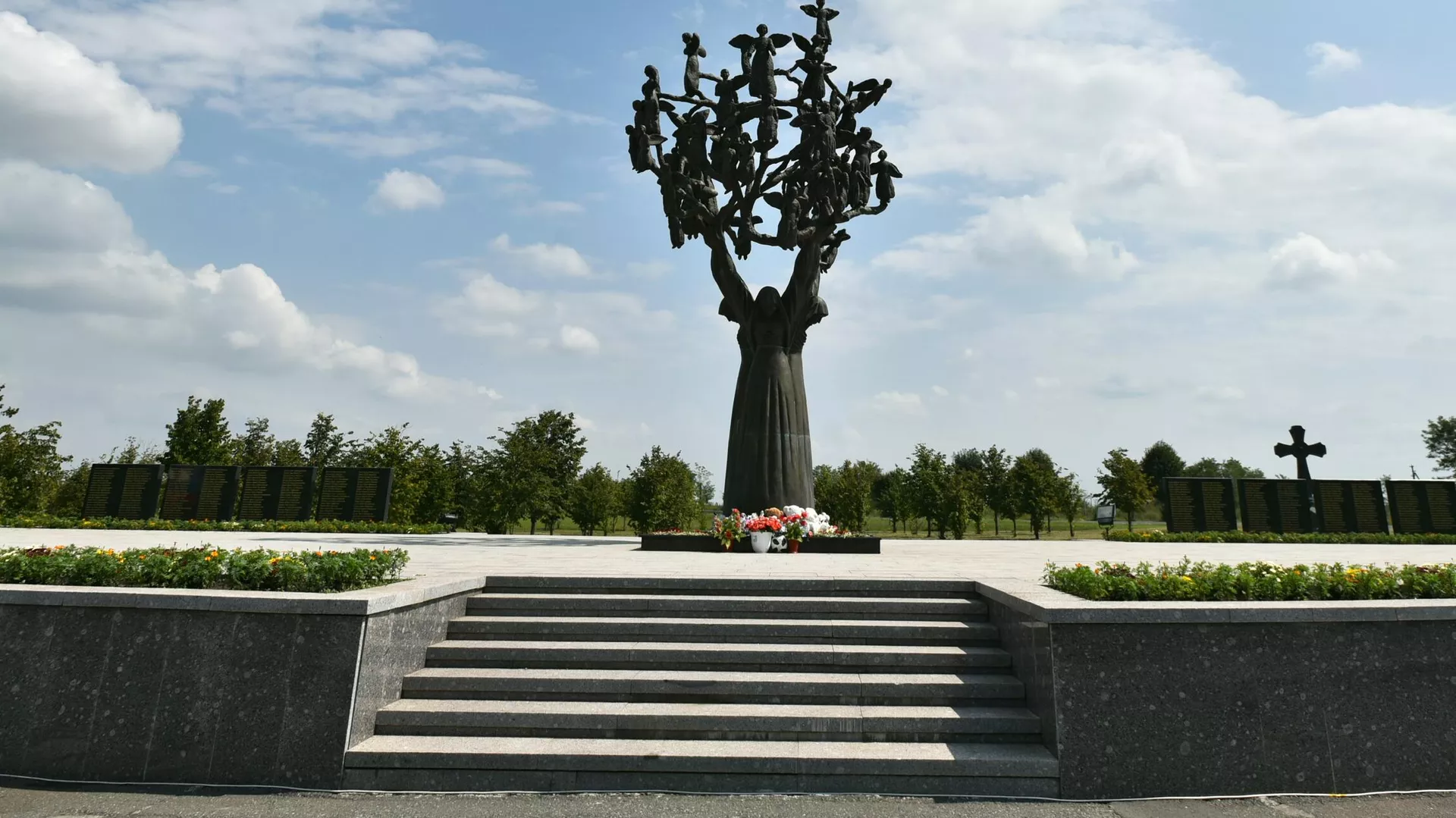 Мемориальное кладбище Город ангелов в Беслане. Архивное фото