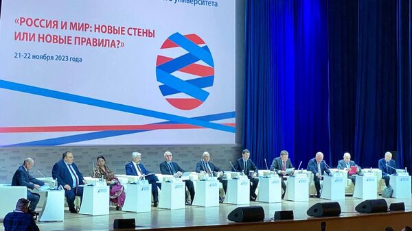 Международный форум Россия и мир: новые стены или новые правила - Sputnik Южная Осетия