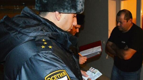 В Южной Осетии сотрудники УВМ проверили места жительства трудовых мигрантов - Sputnik Южная Осетия
