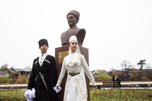 Открытие Аллеи Славы в парке им. Валерия Хубулова - Sputnik Южная Осетия