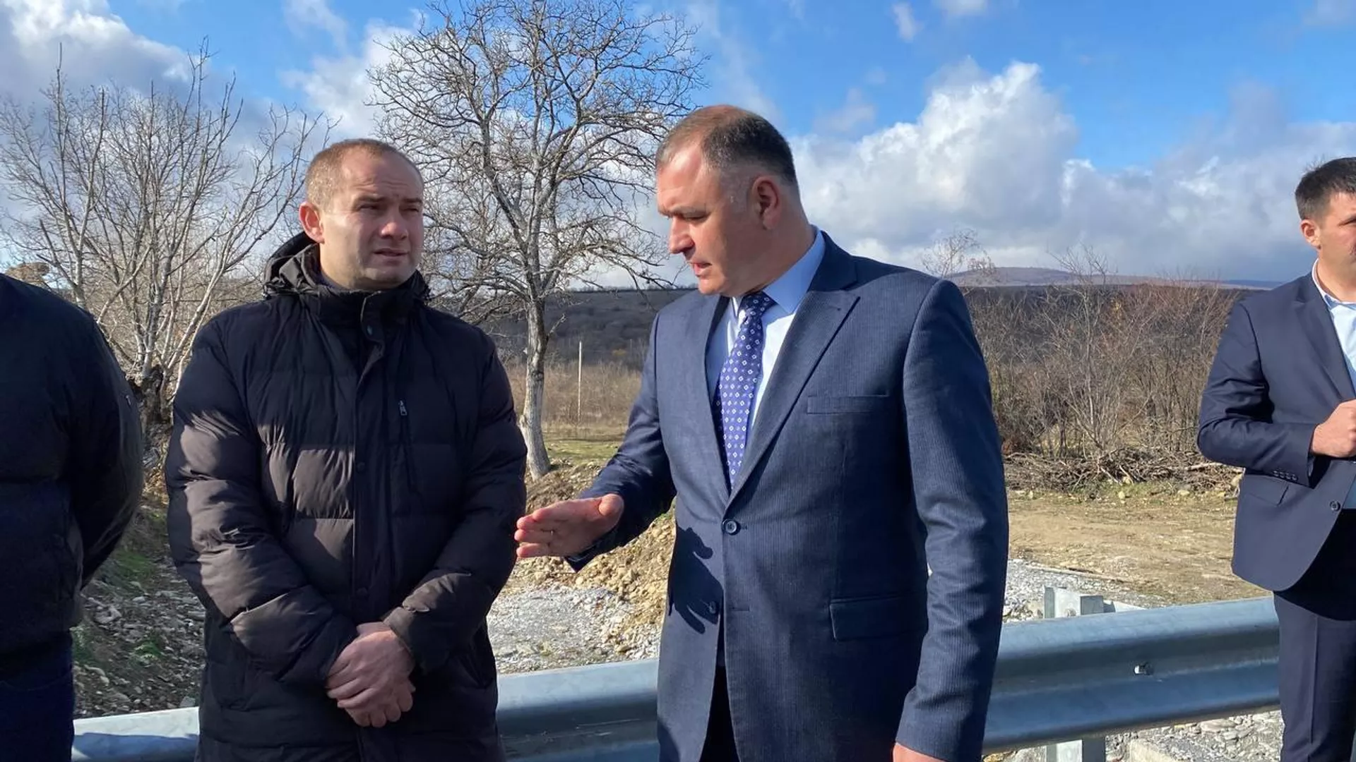 Алан Гаглоев проинспектировал итоги строительства нового моста в микрорайоне Северный