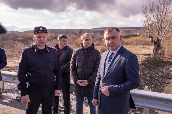 Алан Гаглоев проинспектировал итоги строительства нового моста в микрорайоне Северный - Sputnik Южная Осетия
