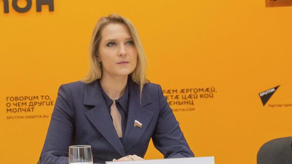 Лантратова рассказала о запрете использования телефонов на уроках - Sputnik Южная Осетия