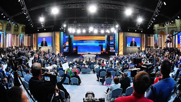 Прямая линия и большая пресс-конференция президента РФ В. Путина - Sputnik Южная Осетия