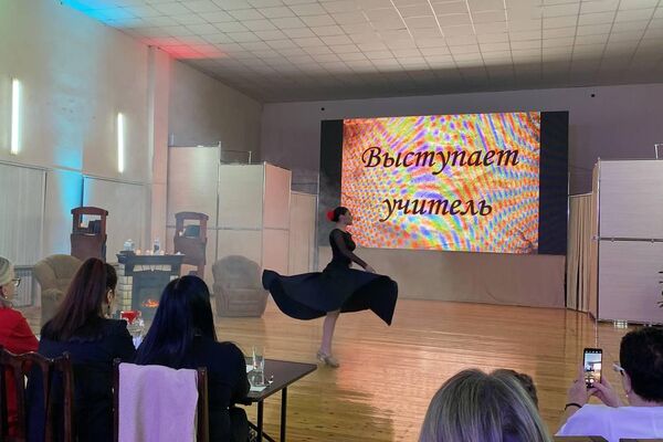 Фестиваль-конкурс Читает, поет и играет учитель в ДДТ Южной Осетии - Sputnik Южная Осетия