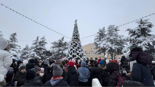 Открытие главной елки на Театральной площади в Цхинвале - Sputnik Южная Осетия