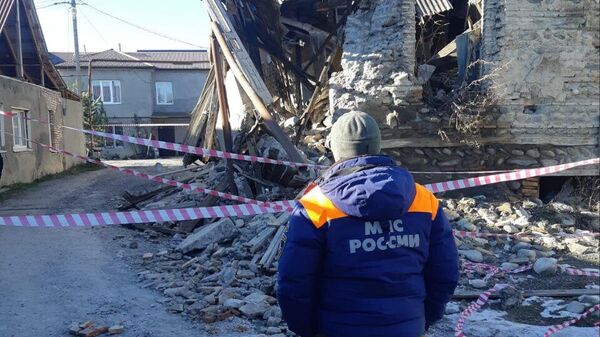 В Цхинвале обрушился нежилой аварийный дом  - Sputnik Южная Осетия