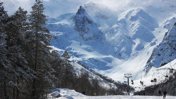 Лыжный склон горнолыжного курорта Цей. Архивное фото - Sputnik Южная Осетия