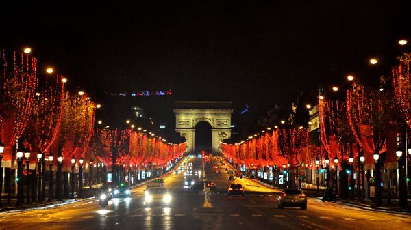Праздничная иллюминация в Париже. Архивное фото  - Sputnik Южная Осетия