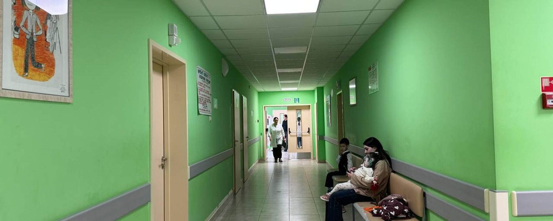 В детской больнице при РММЦ в Цхинвале проходят консультации детей с заболеваниями неврологического профиля. - Sputnik Южная Осетия, 1920, 09.05.2024