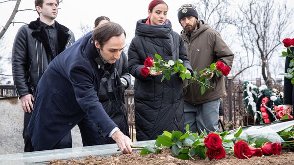Возложение цветов к могиле Жанны Плиевой - Sputnik Южная Осетия