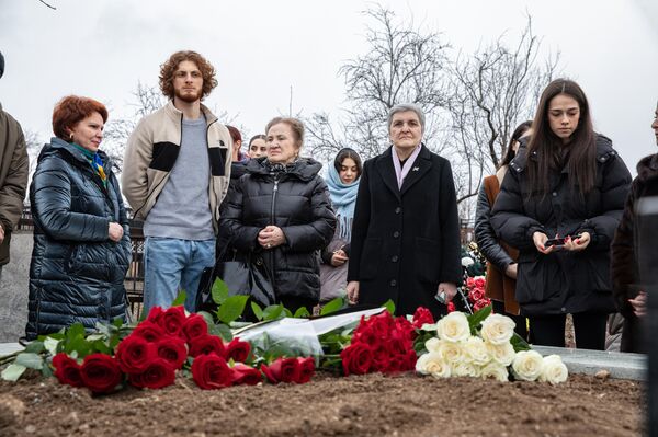 Возложение цветов к могиле Жанны Плиевой - Sputnik Южная Осетия