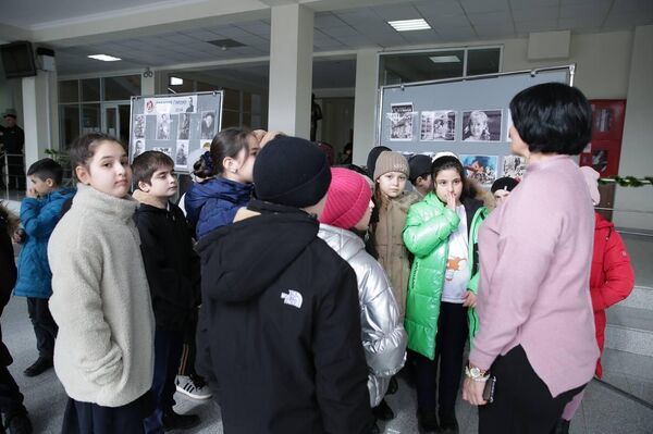 Выставка к 120-летию Аркадия Гайдара в ЮОГУ - Sputnik Южная Осетия