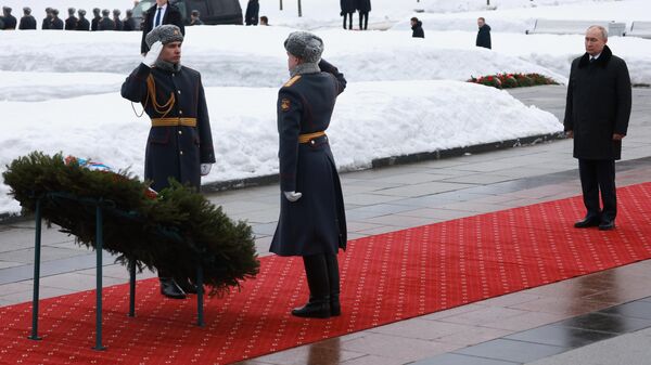 Церемония возложения венка к монументу Мать-Родина в Санкт-Петербурге - Sputnik Южная Осетия