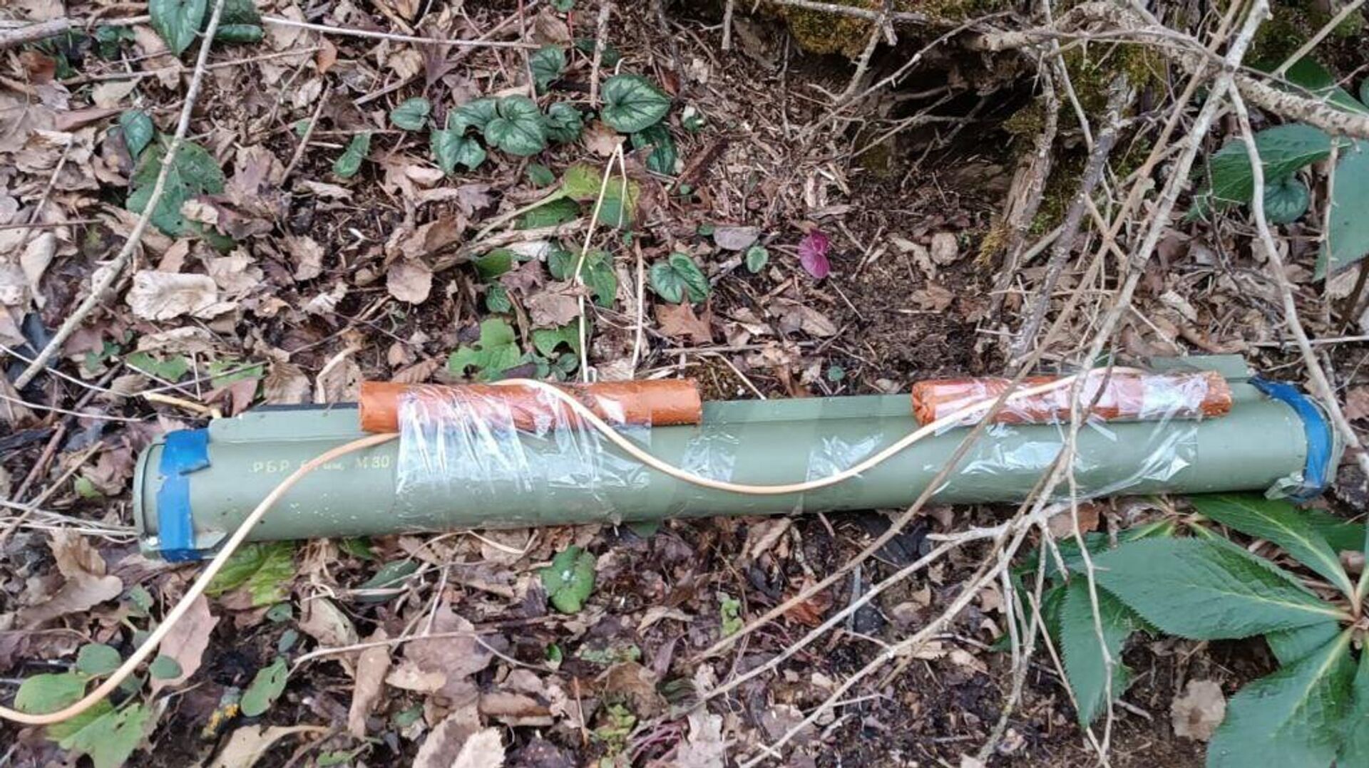 Гранатомет, найденный на окраине села в Знаурском районе РЮО - Sputnik Южная Осетия, 1920, 19.11.2025