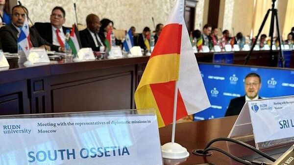Посольство Южной Осетии в России приняло участие в праздновании 64-й годовщины РУДН - Sputnik Южная Осетия
