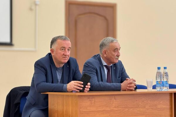 СКГМИ проводит профориентационную работу с абитуриентами Южной Осетии - Sputnik Южная Осетия