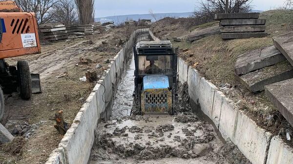 ГУ Мелиорация приступила к очистке участка оросительного канала в селе Хетагурово - Sputnik Хуссар Ирыстон