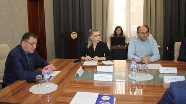 Совещание по вопросам работы ЖКХ и улучшения собираемости платежей - Sputnik Южная Осетия