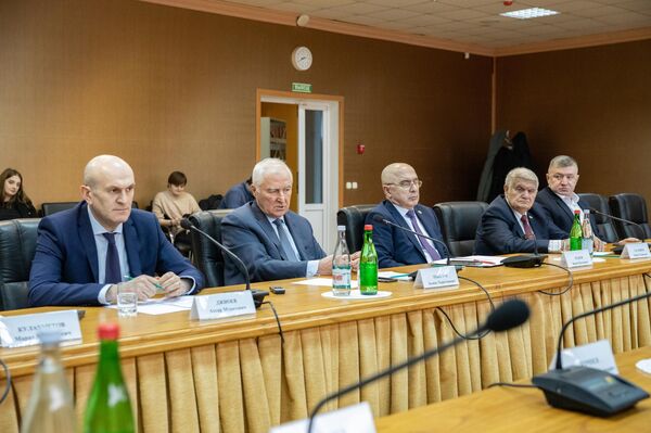 Круглый стол посвященный вопросам выбора Президента в России - Sputnik Южная Осетия