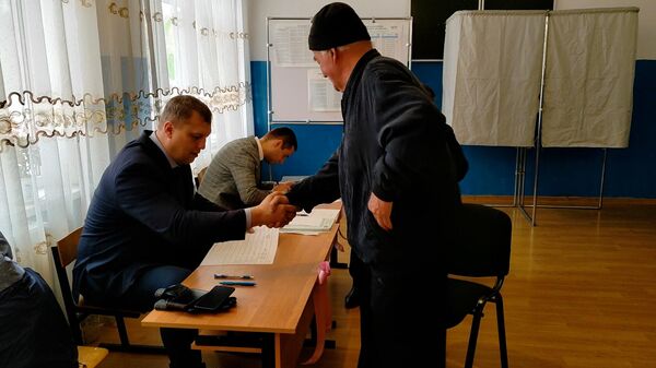 Выездное голосование на выборах президента РФ 2024 в с. Зар - Sputnik Южная Осетия