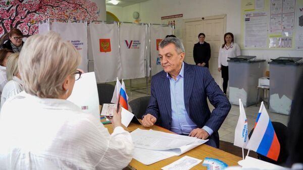 Сергей Меняйло проголосовал на выборах Президента России - Sputnik Южная Осетия